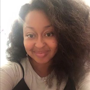 Meet your Posher, Aminah